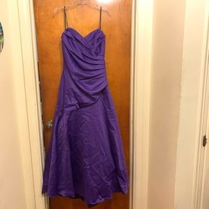 NWT sleeveless prom dress